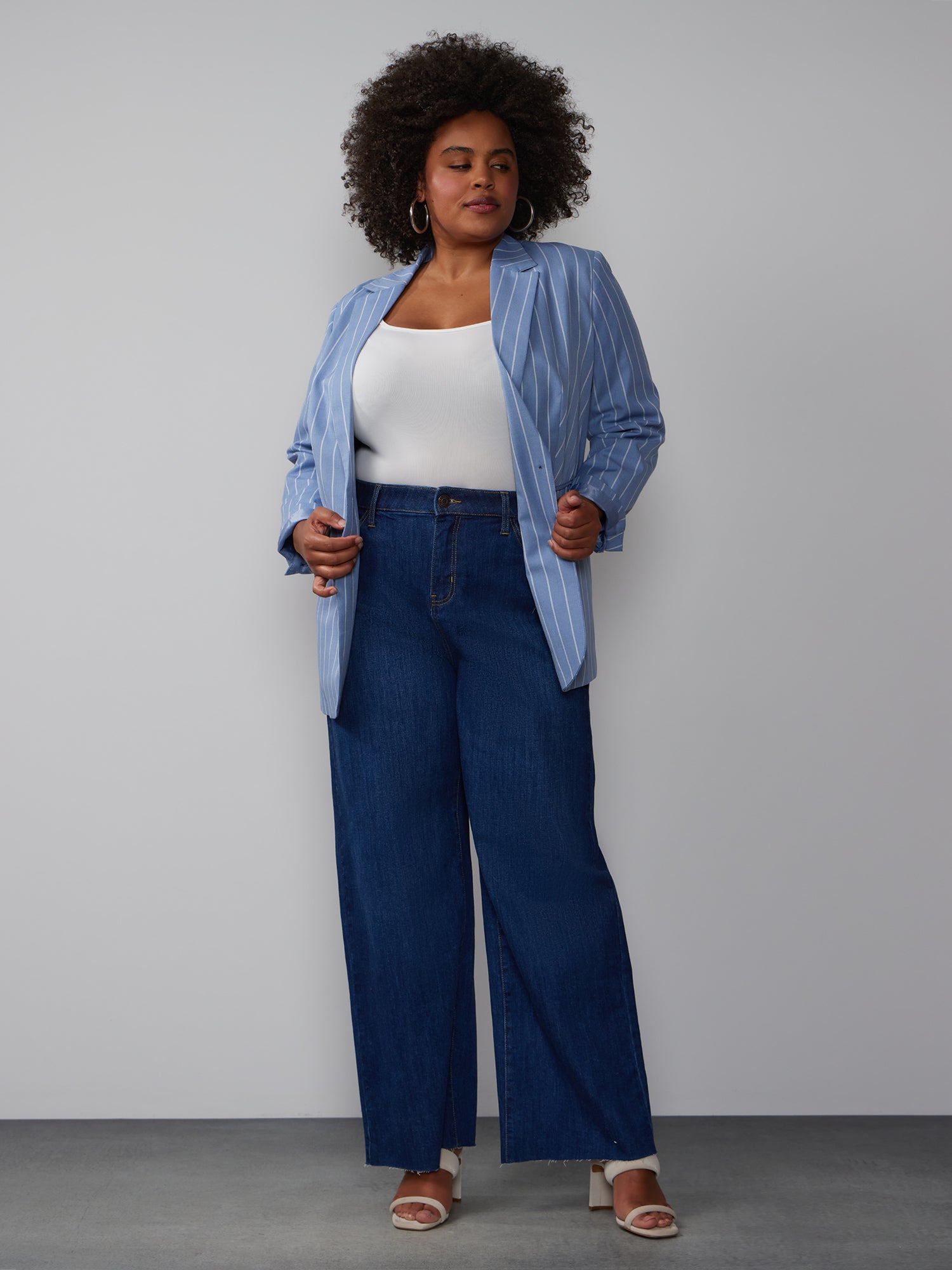 Plus Essential High Rise Wide Leg Jeans – New York & Company