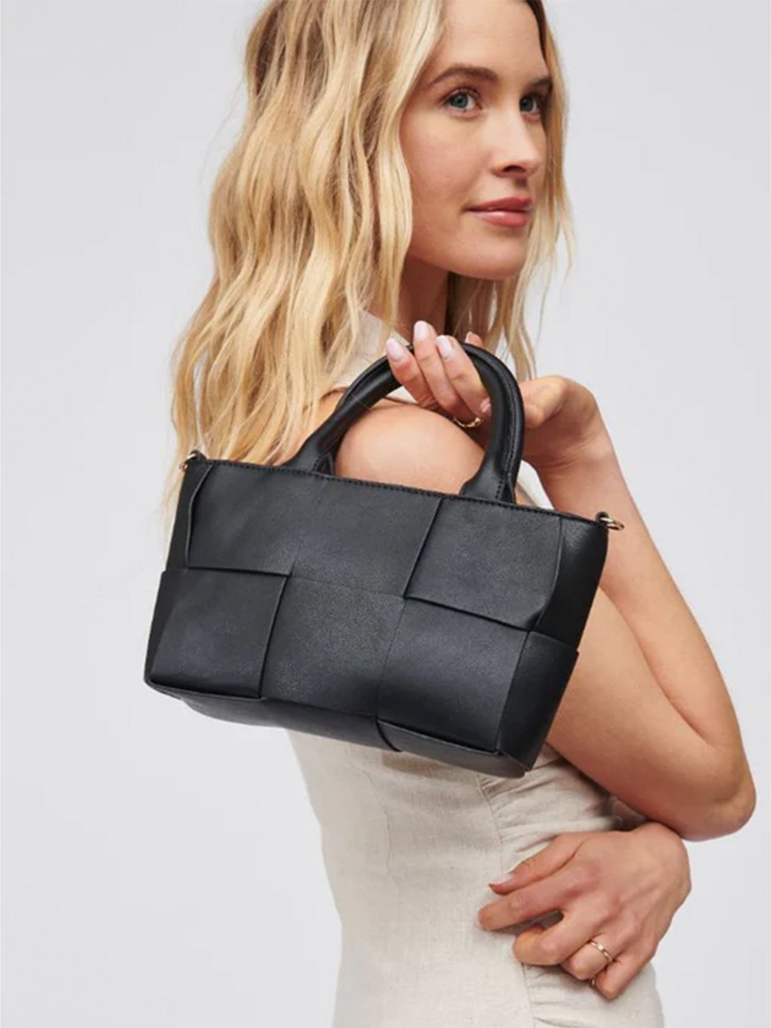 Ithaca - Urban Expressions Urban Expressions Black Woven Vegan Leather Satchel display picture 1