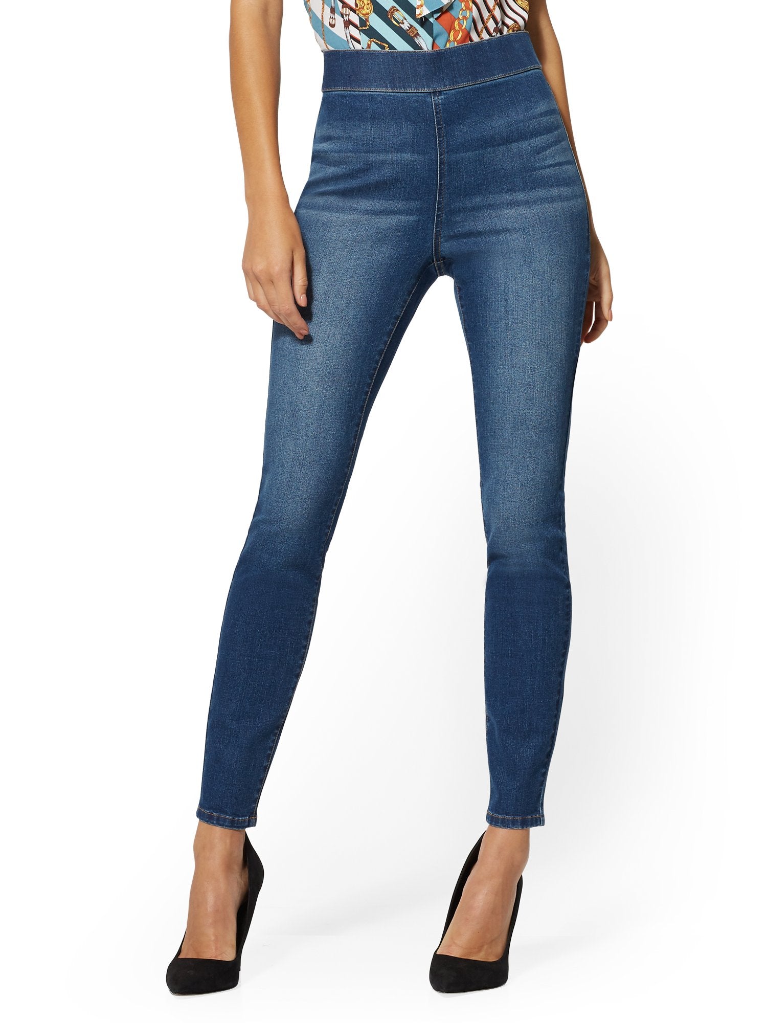 High-Waisted Pull-On Legging Blue Wash โ New York Company