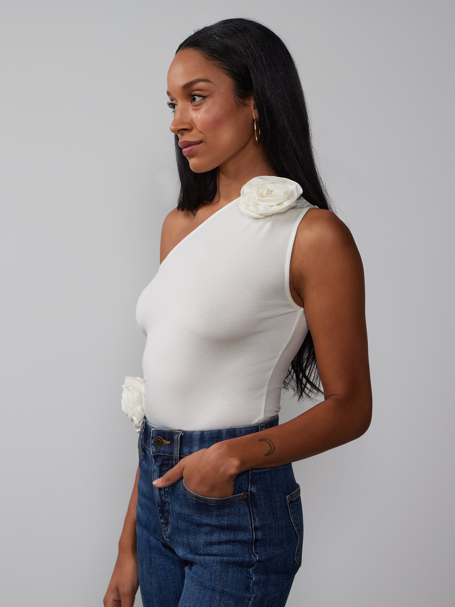 One Shoulder Rosette Top – New York & Company