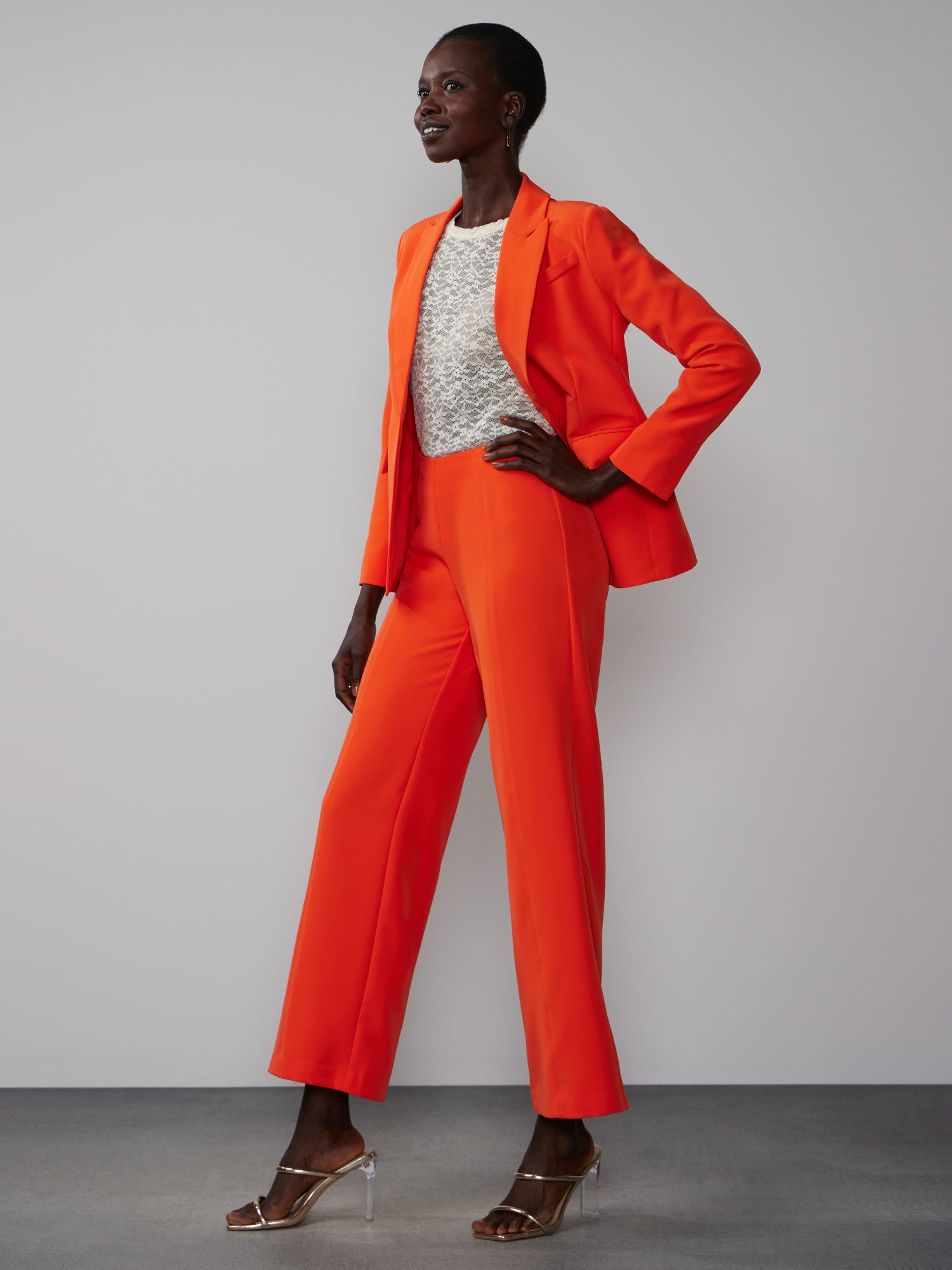 Petite Fit To Flatter Flared Seamed Pant | New York & Company