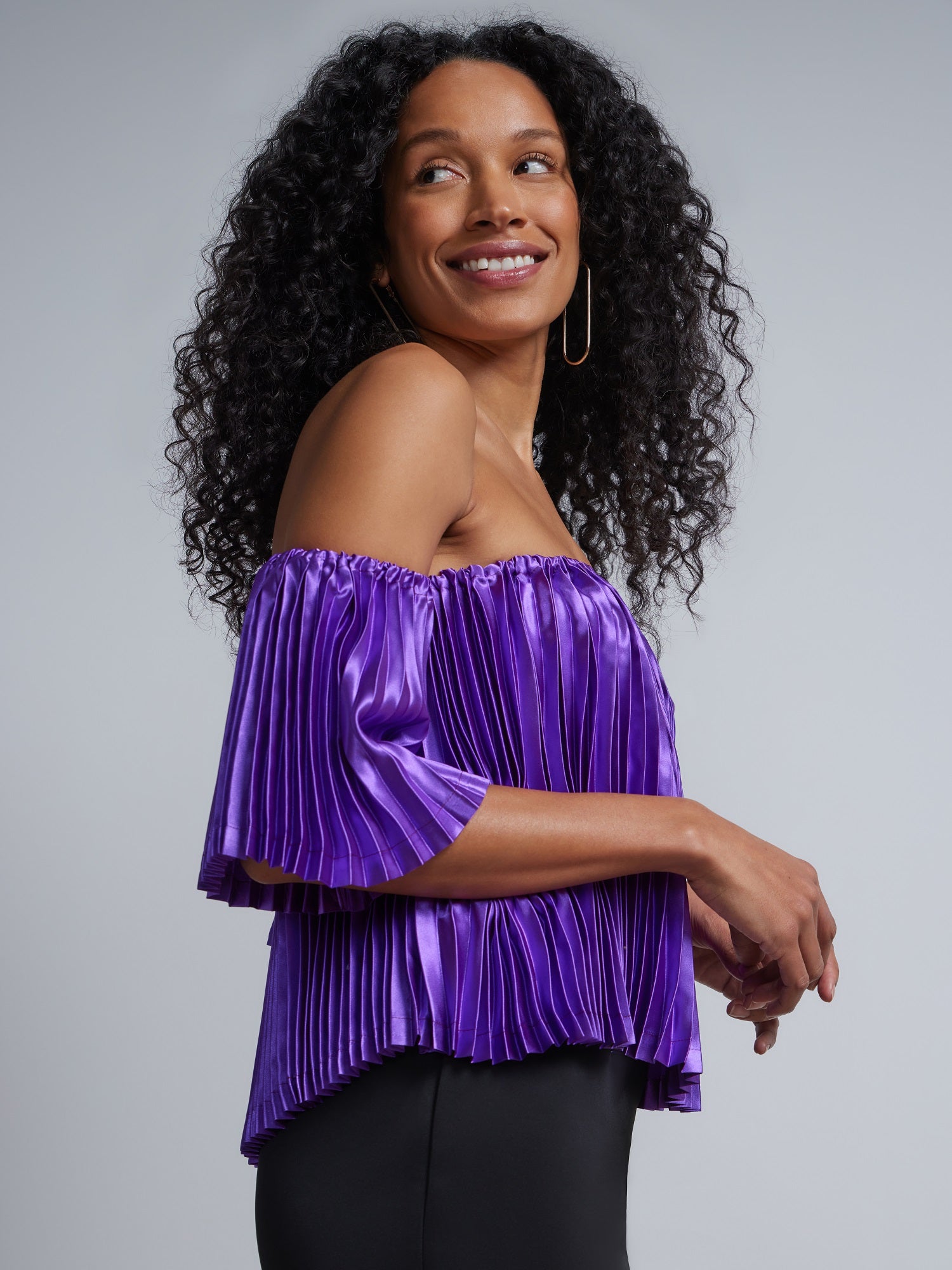 Off-The-Shoulder Pleated Top – New York & Company