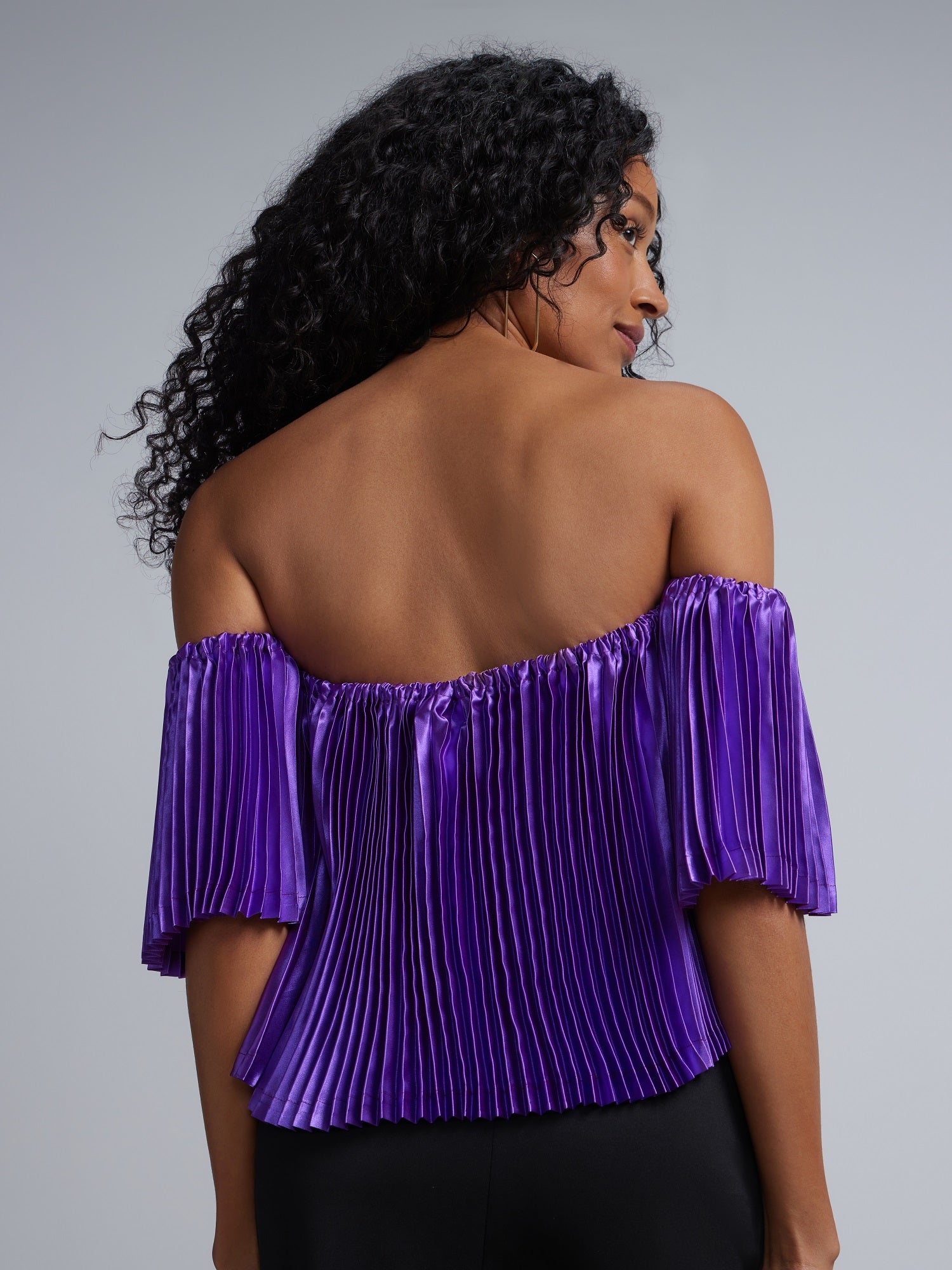 Off-The-Shoulder Pleated Top – New York & Company