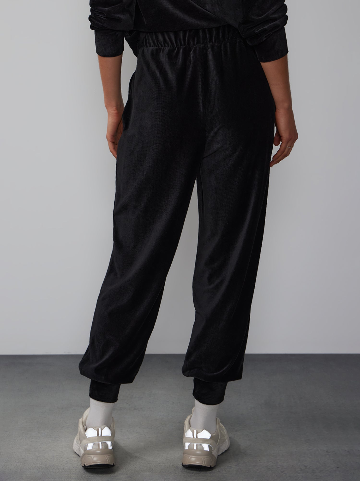 YXNGBRATZ Velour Pants sサイズ ブラック Elastic Waist Velour Ribbed Pants – New York & Company