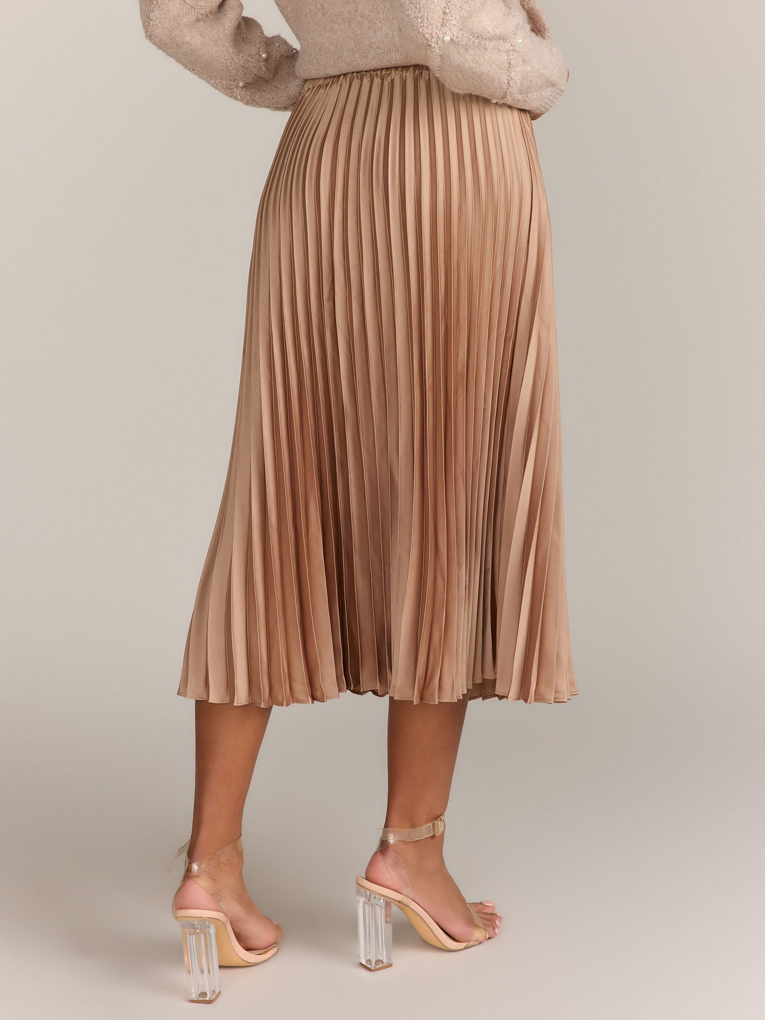 Gilli Pleated Midi Skirt Brands We Love – New York Company