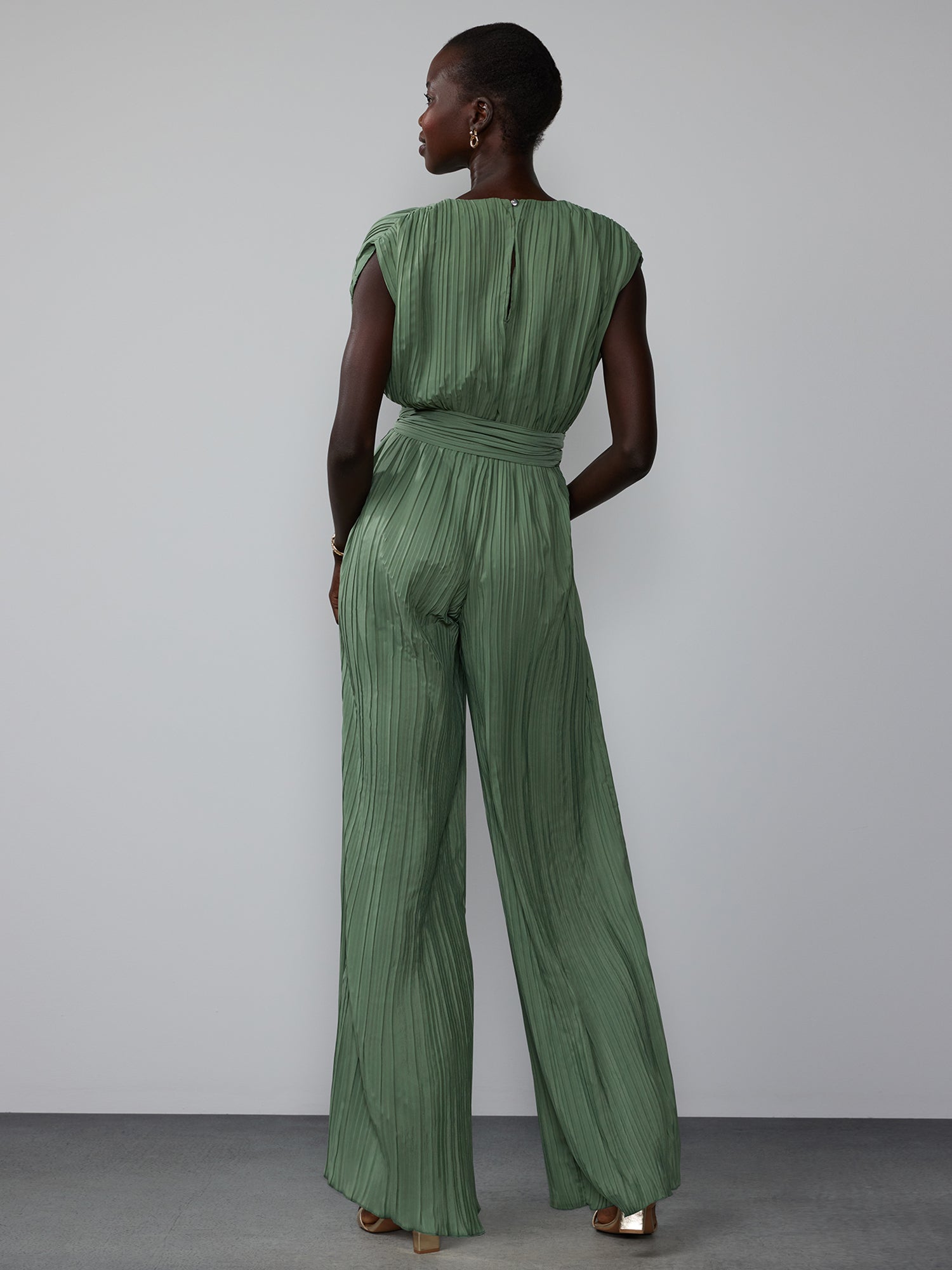 #color_OLIVE WHISPERS