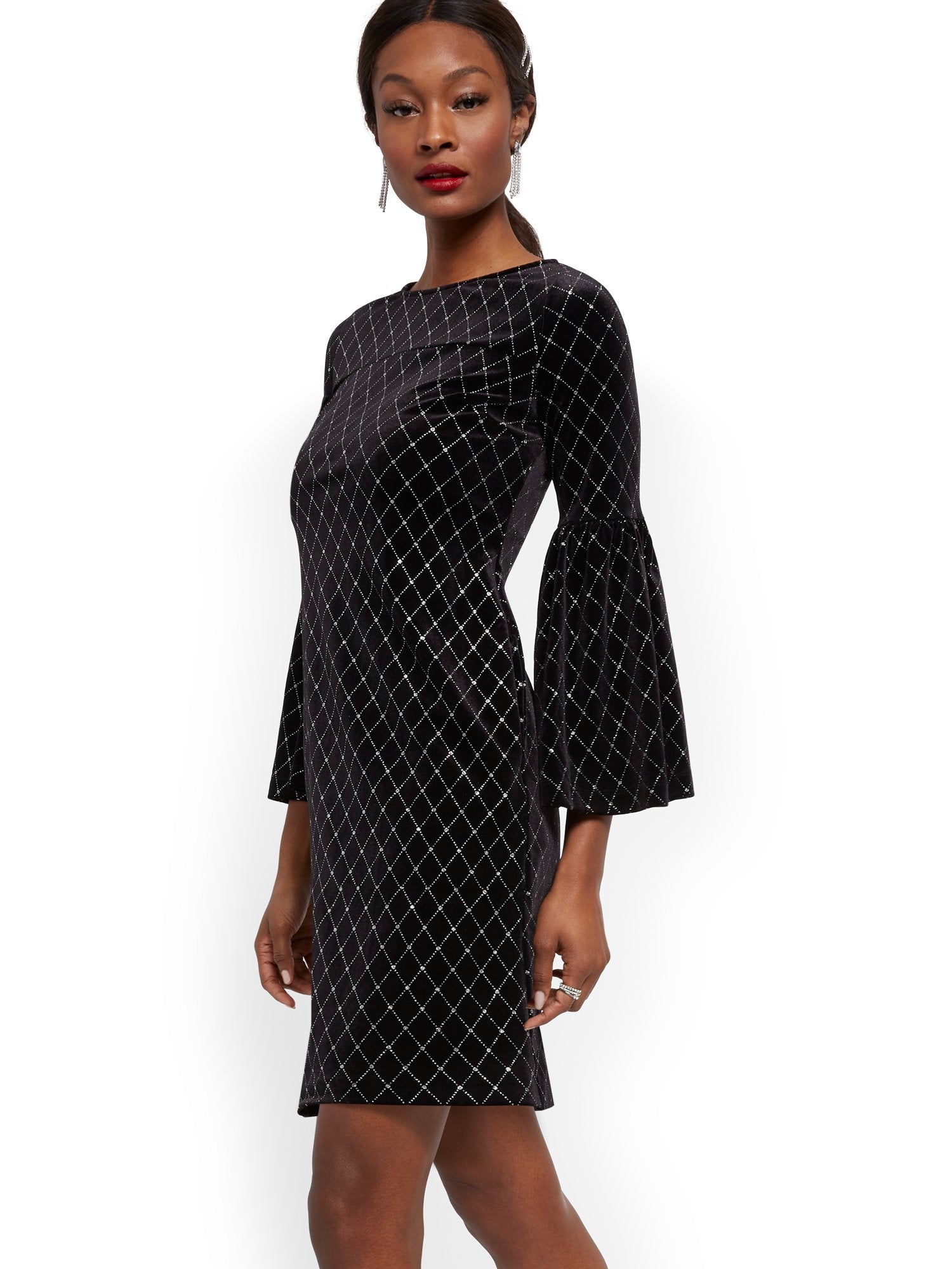 Black Velvet Bell Sleeve Shift Dress – New York & Company