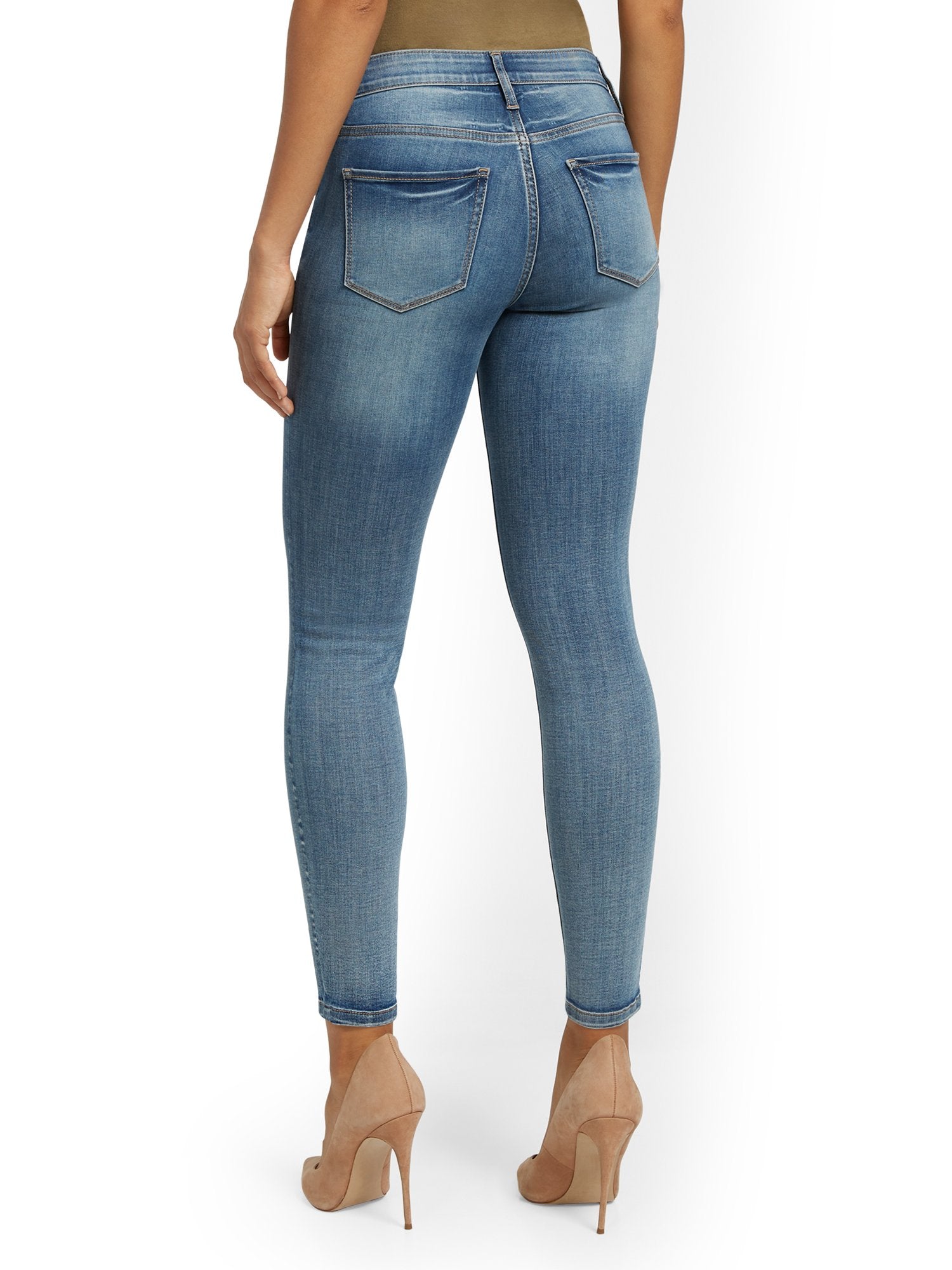 #color_MEDIUM BLUE WASH