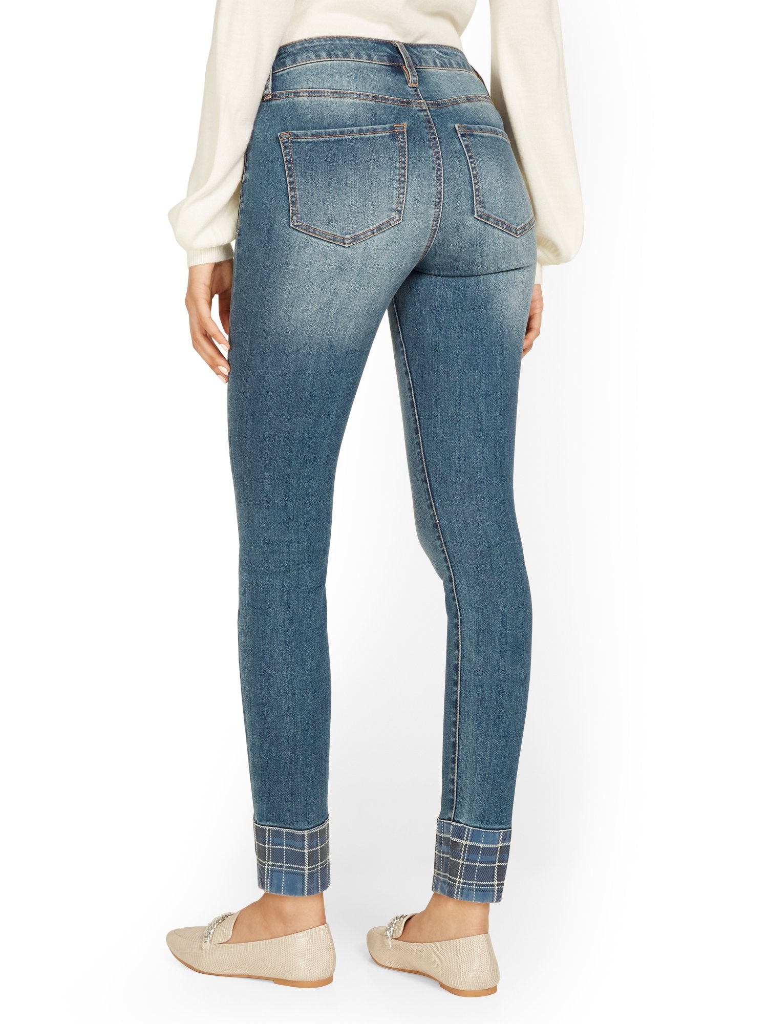 #color_MEDIUM BLUE WASH