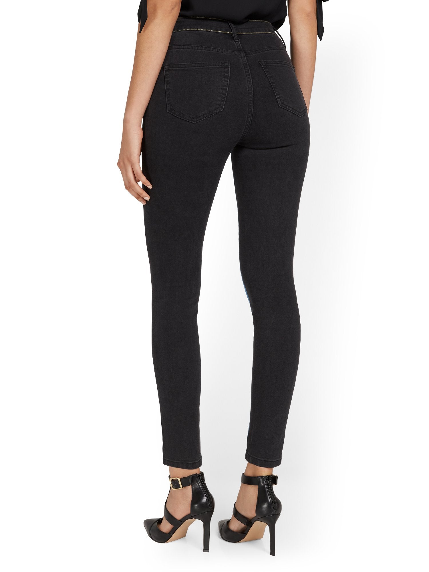 #color_MEDIUM BLUE WASH