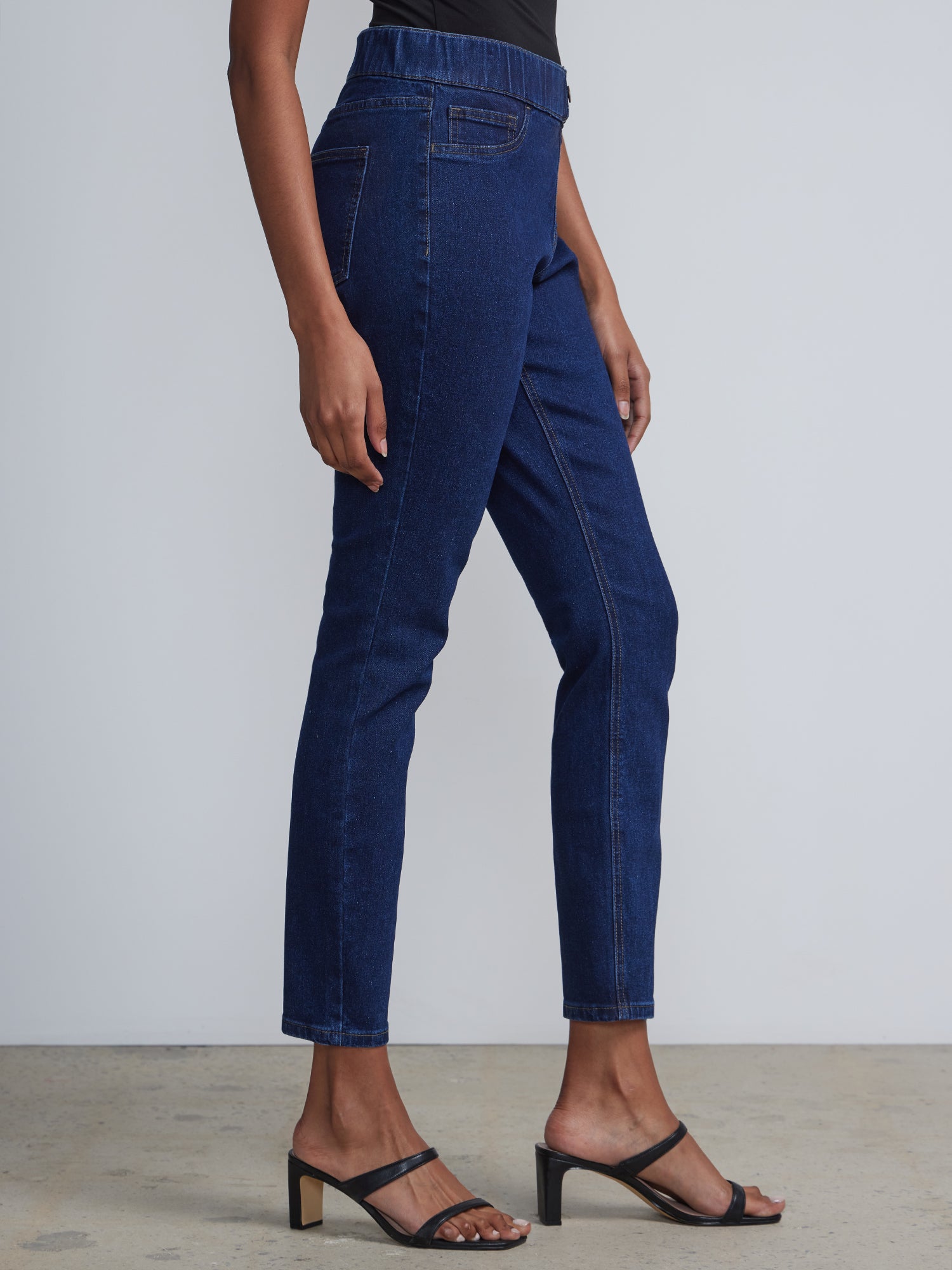 Pull-On High-Waisted Skinny Jeans - Dark Wash – New York & Company