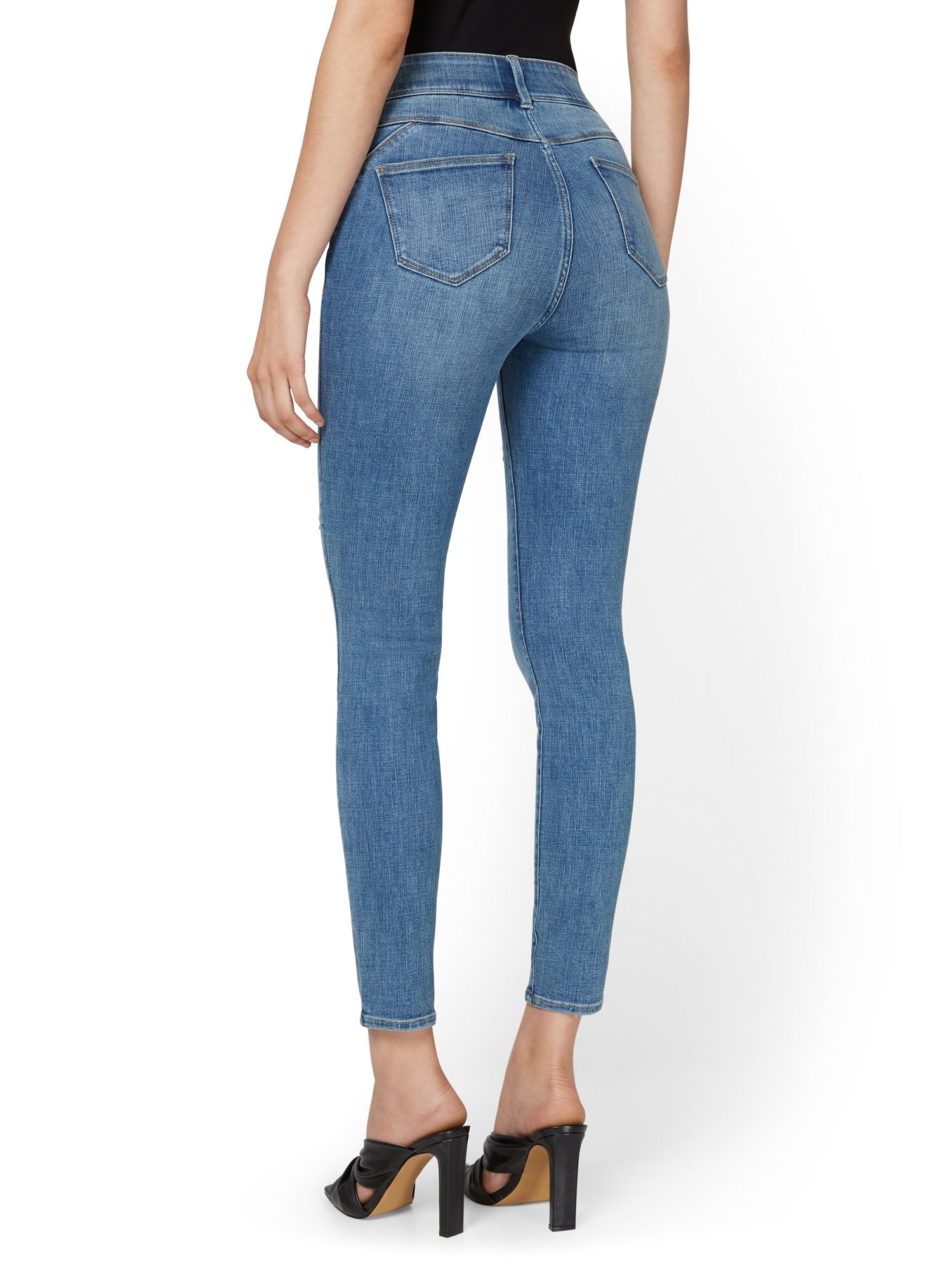 #color_MEDIUM BLUE WASH