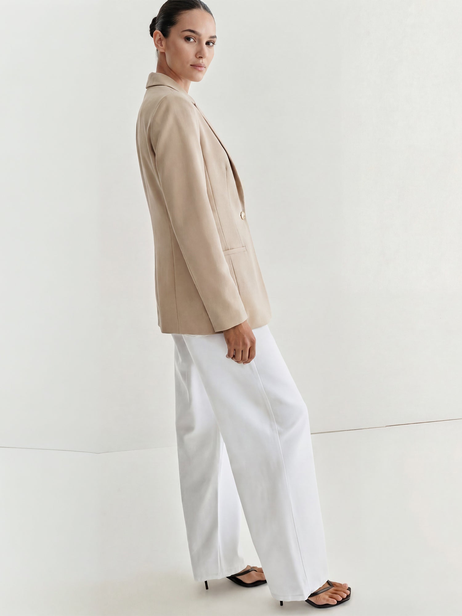 #color_KHAKI