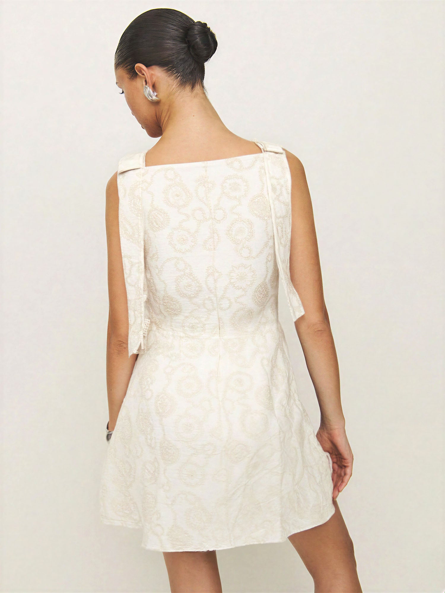 #color_IVORY