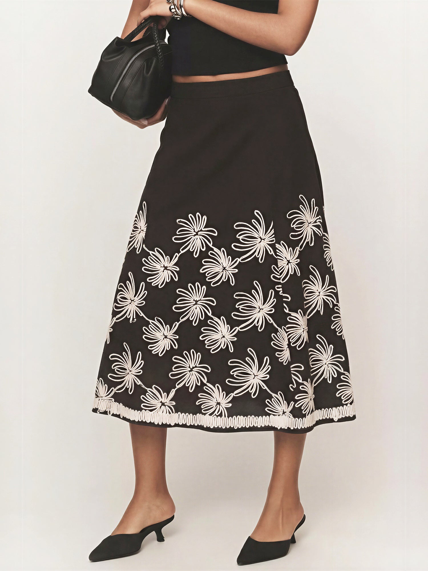 Embroidered Detail Midi Skirt – New York & Company