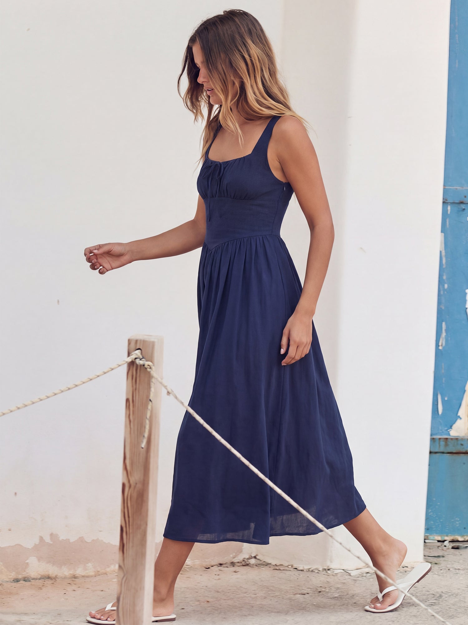 Sleeveless Square Neck Fit And Flare Midi Dress - LARGE / BLUE