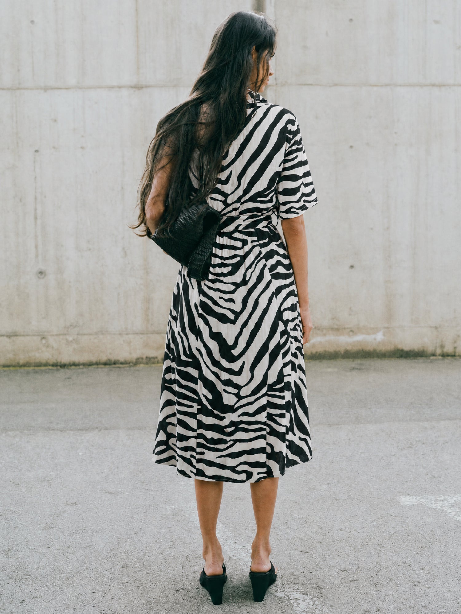 Shortsleeves Button Down Zebra Print Shirt Midi Dress - SMALL / Black