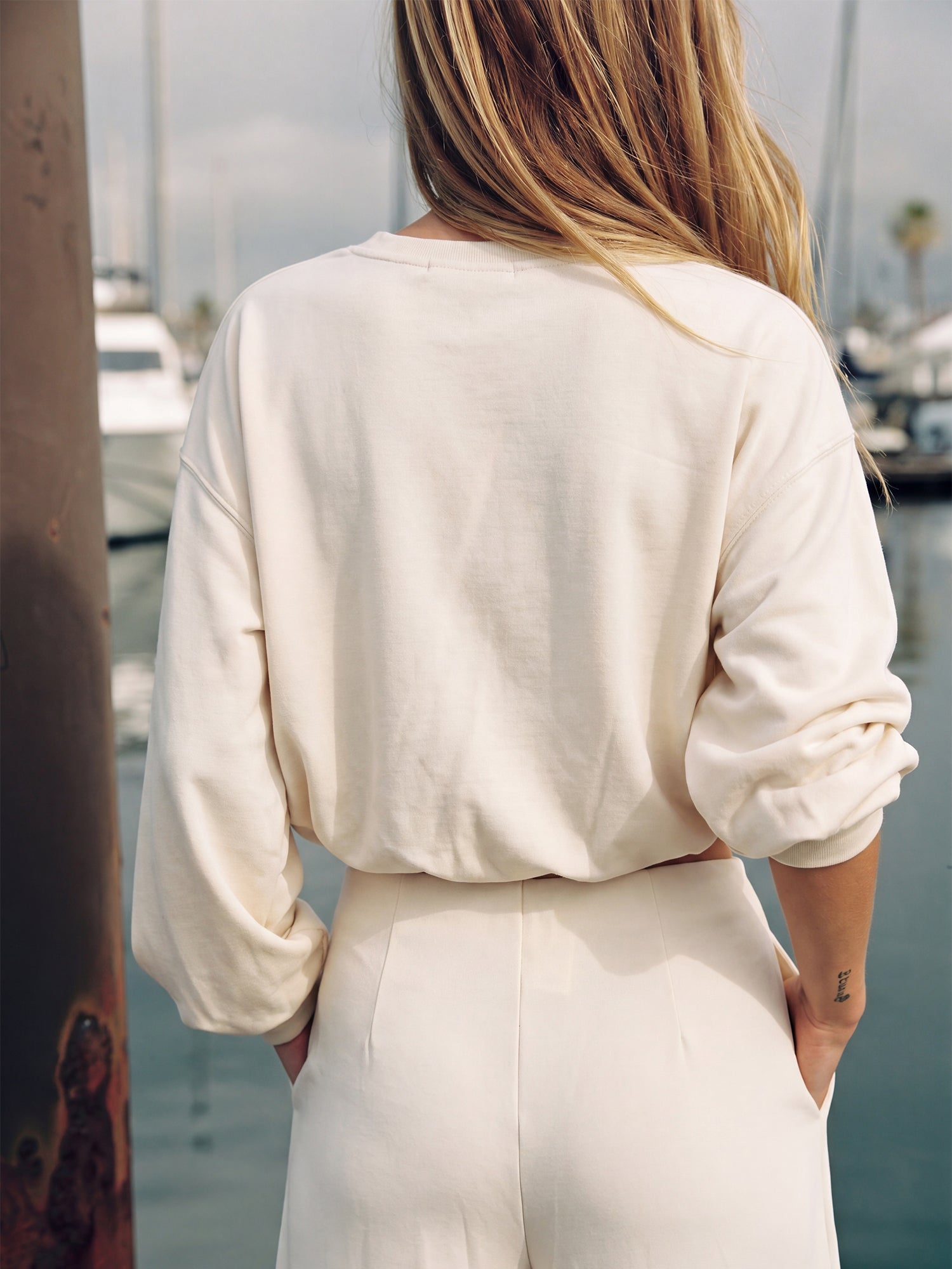 #color_IVORY