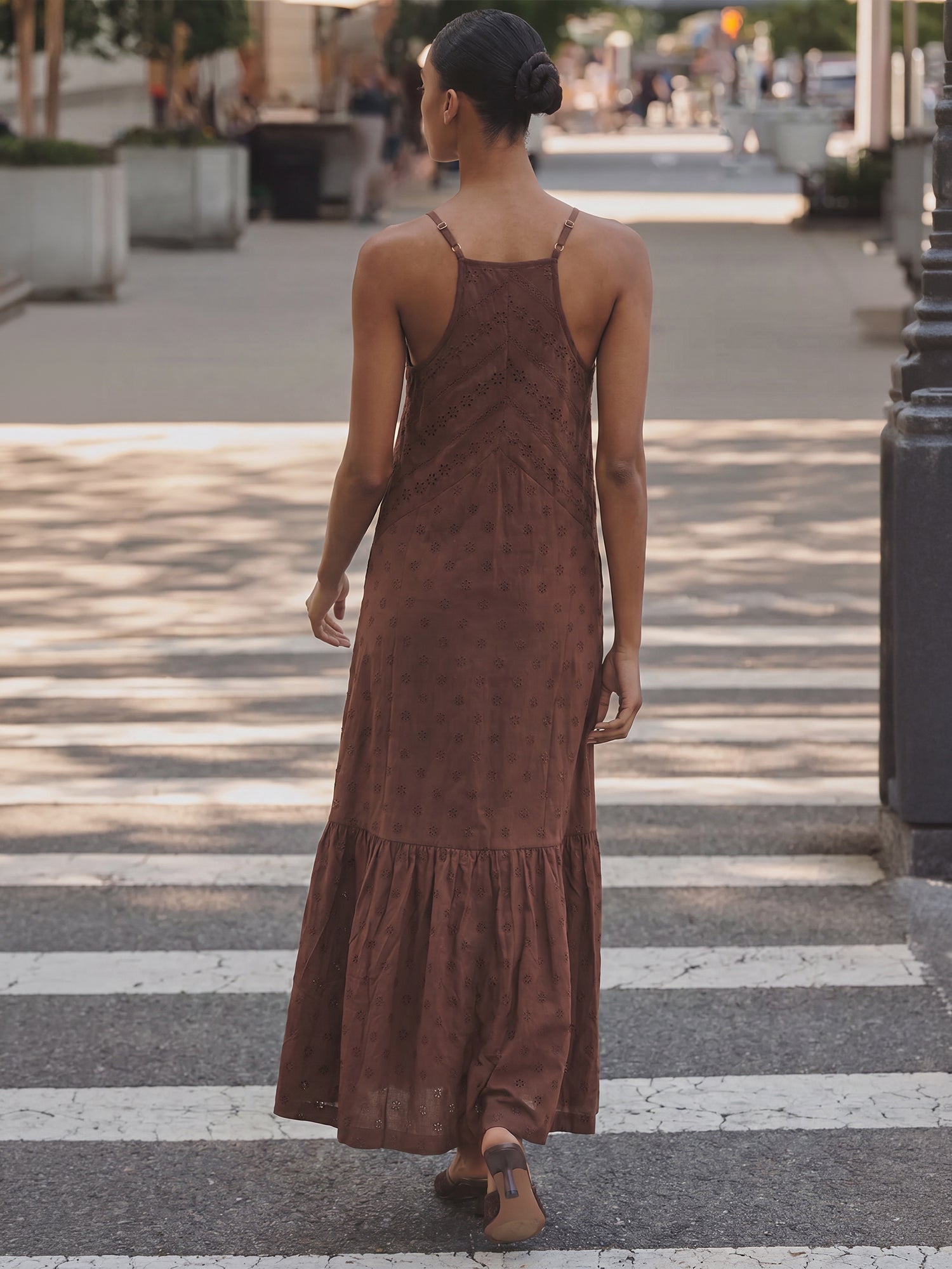 #color_BROWN