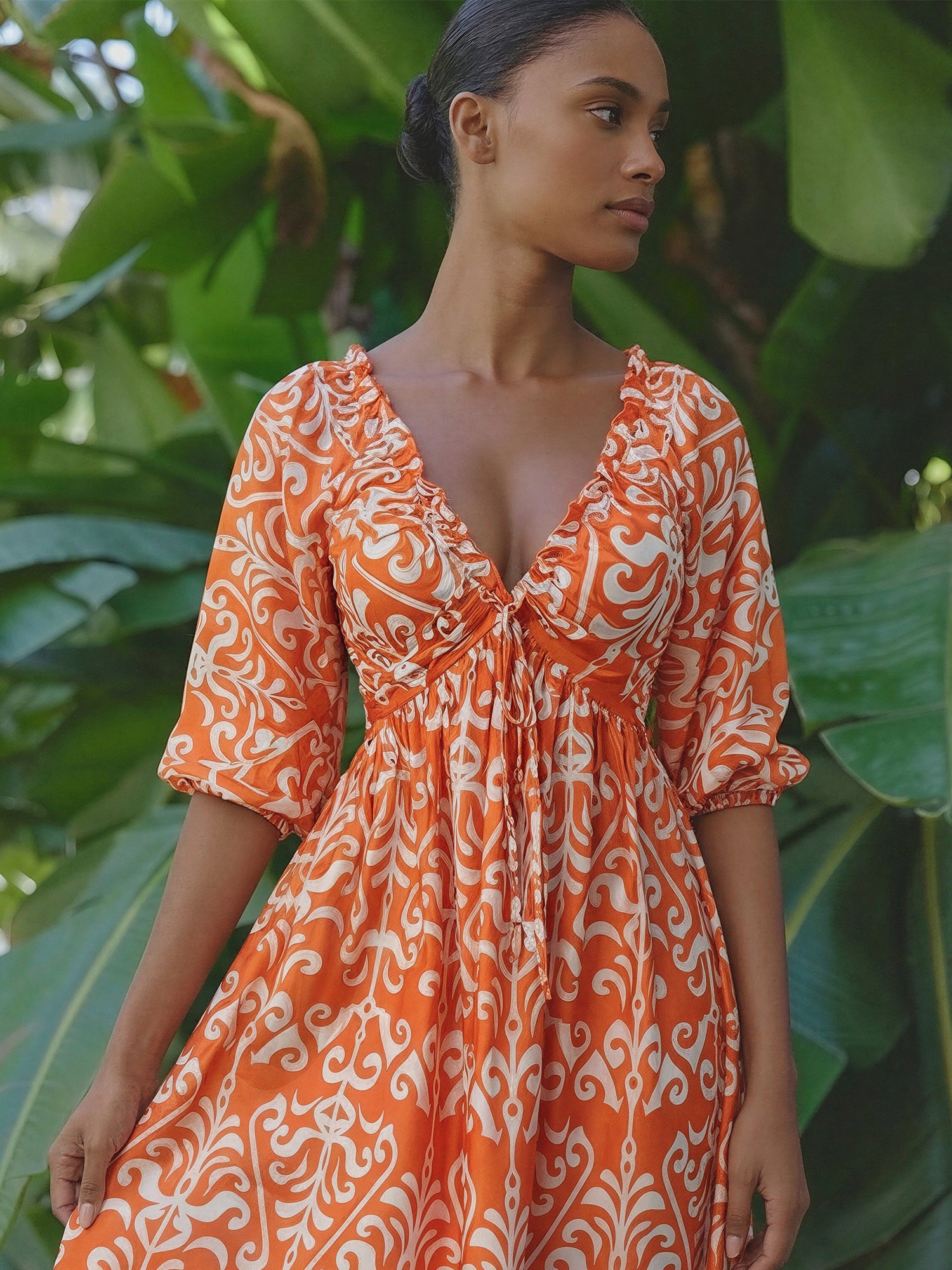 new york and company orange dress Short sleeve V Neck Border Print Woven Midi Dress - MEDIUM / BLUE
