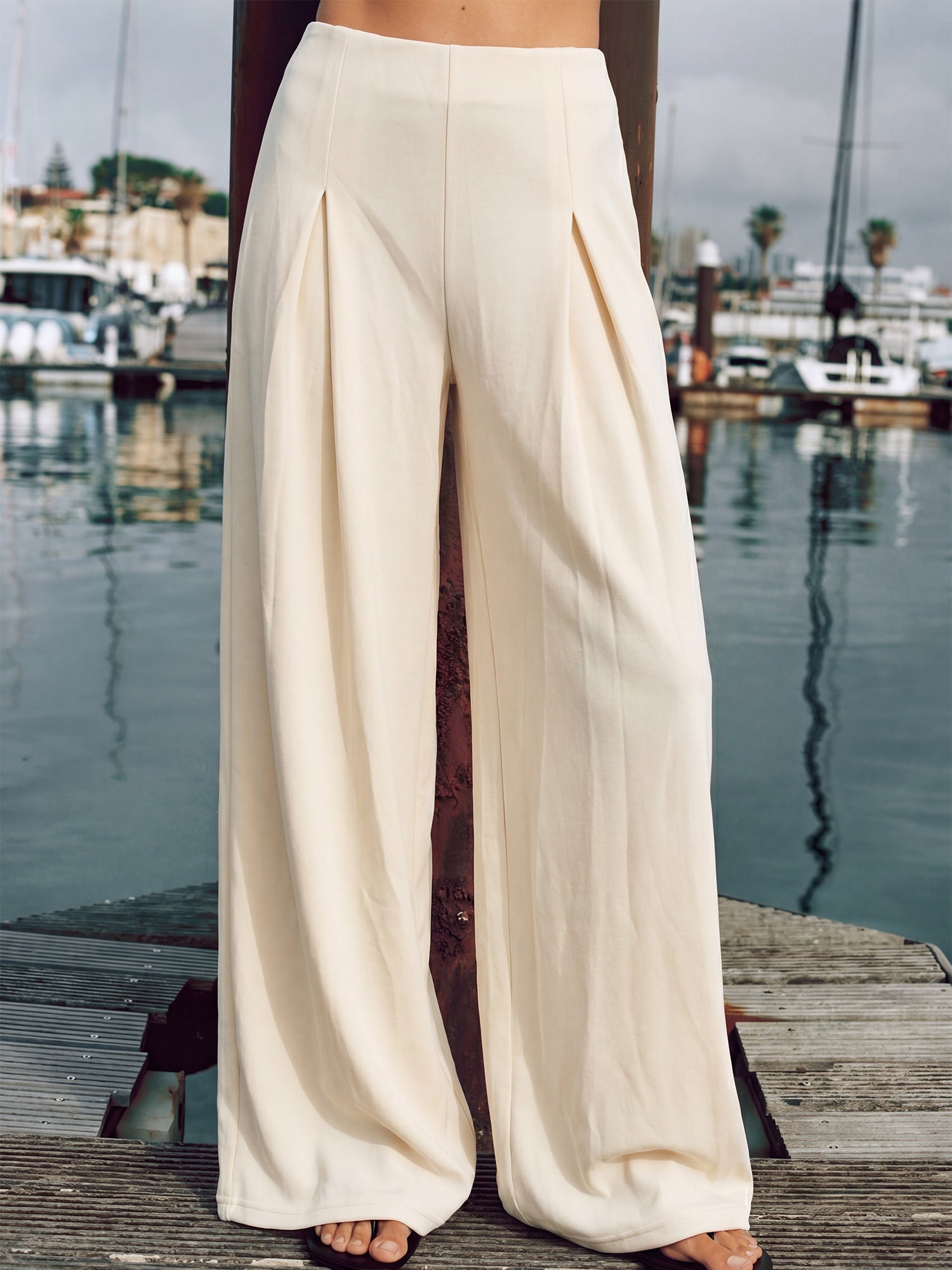 #color_IVORY