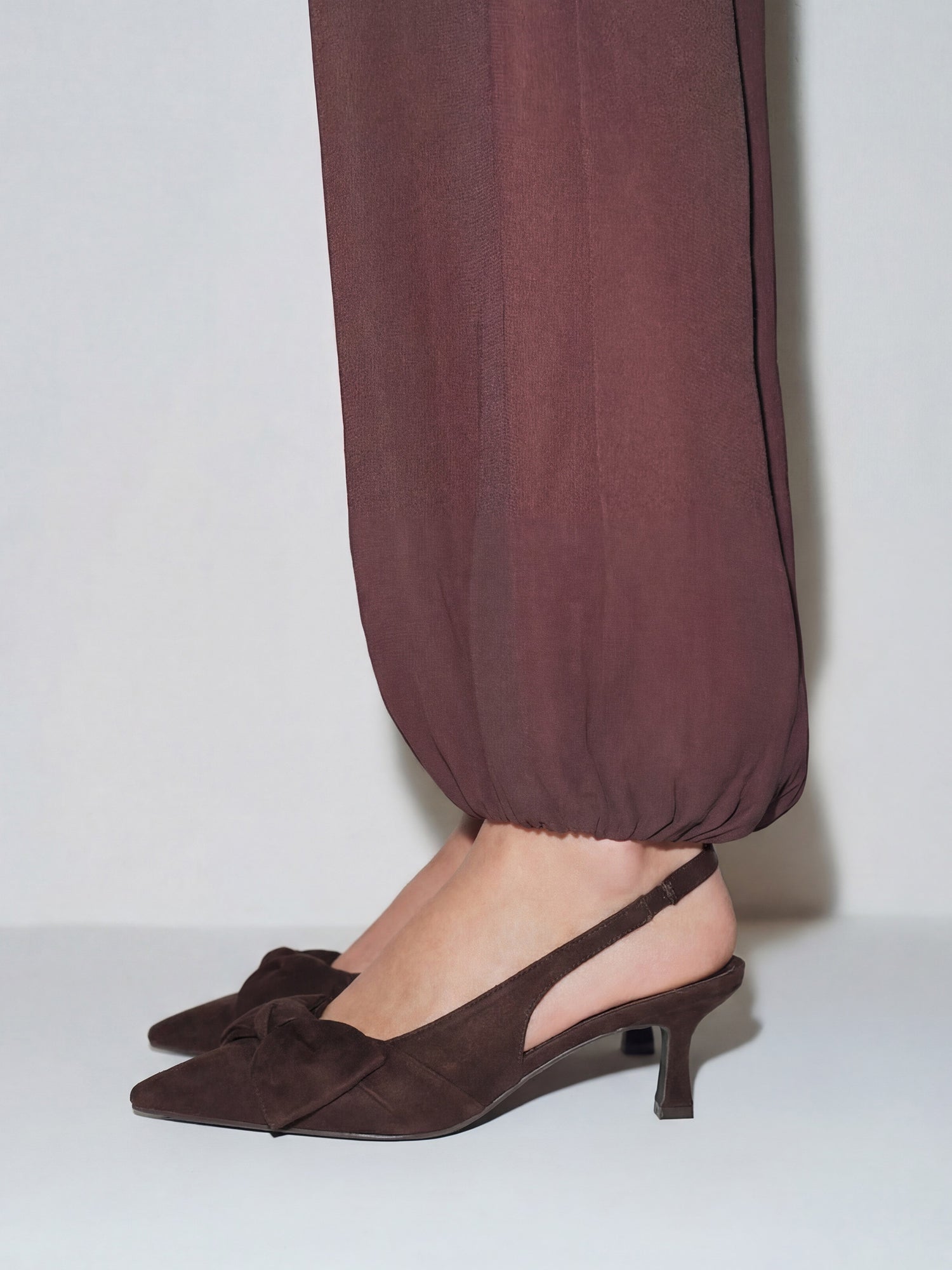 #color_BROWN